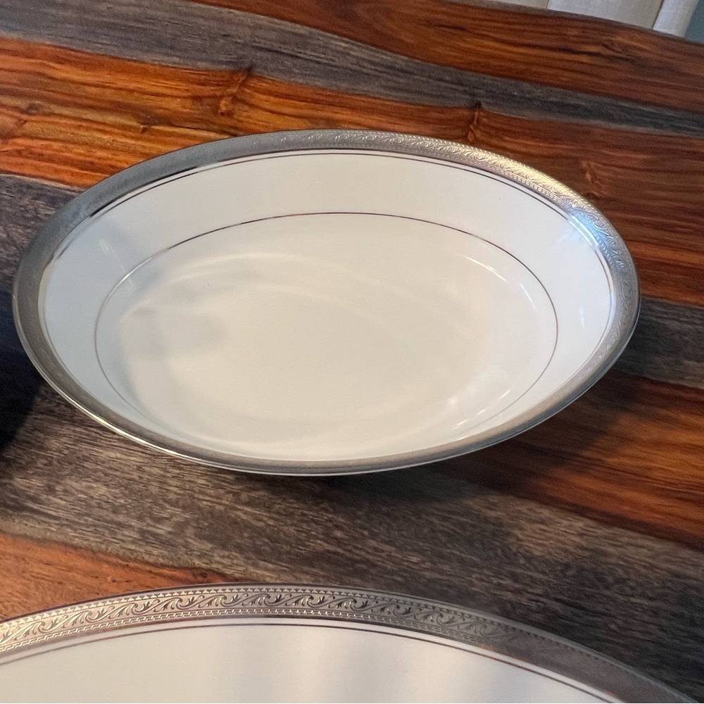 Noritake Crestwood Platinum Oval Serving Bowl